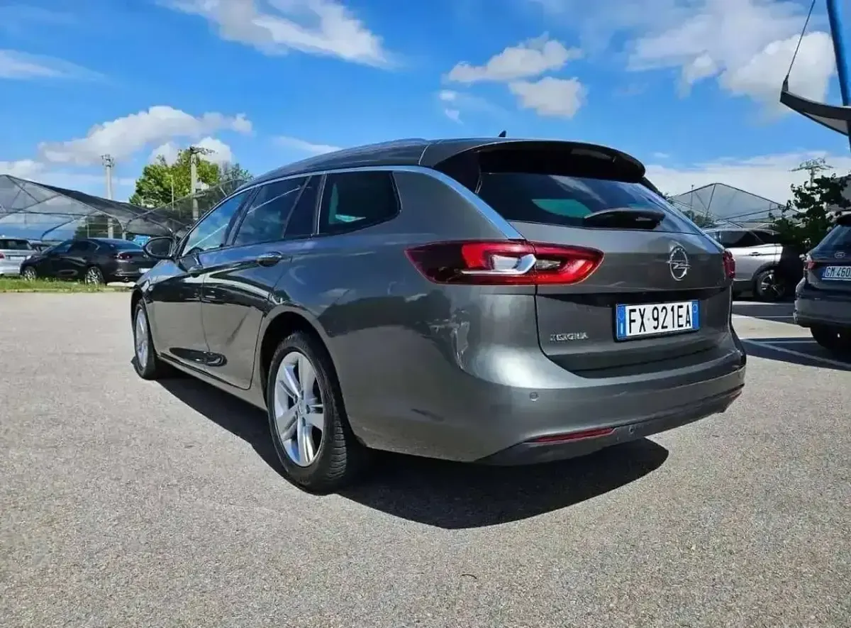 Usata Opel Insignia Innovation 136 CV (100 kW) 2019 Grigio Station wagon