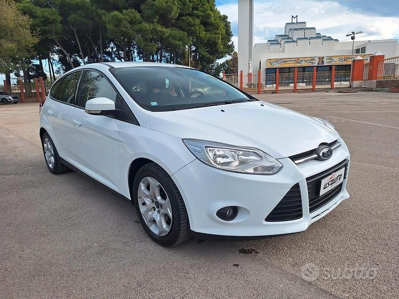 Usata Ford Focus 95 CV (69 kW) 2014 Bianco Berlina