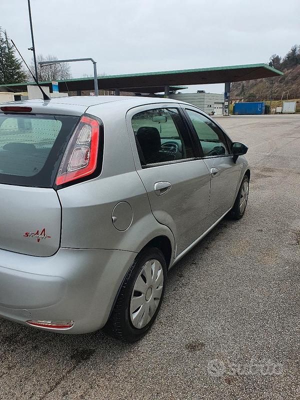 Usata Fiat Grande Punto 75 CV (55 kW) 2014 Grigio Utilitaria