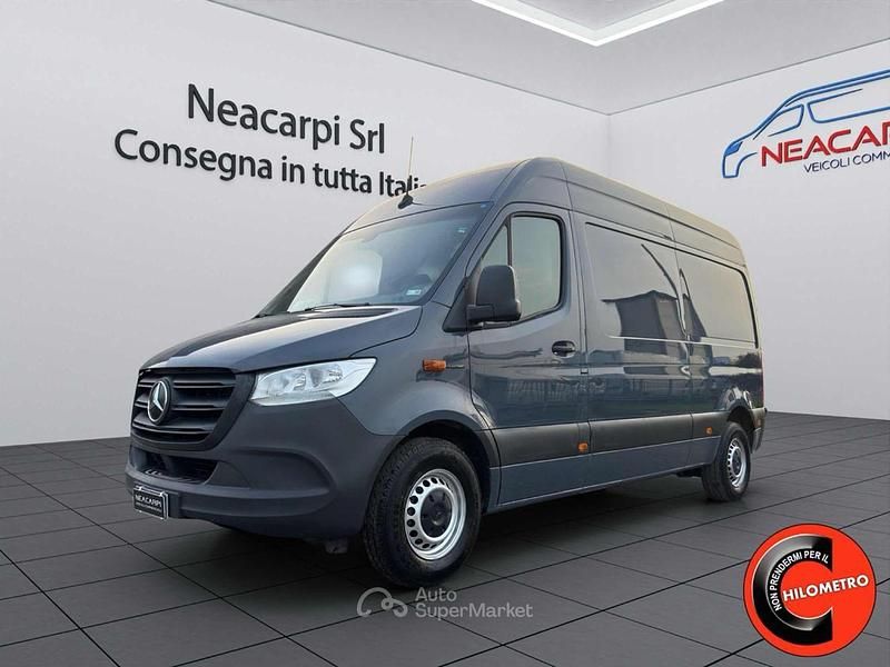 Usata Mercedes E-Sprinter 69 kW (95 CV) 2020 Grigio scuro metallizzato Furgone
