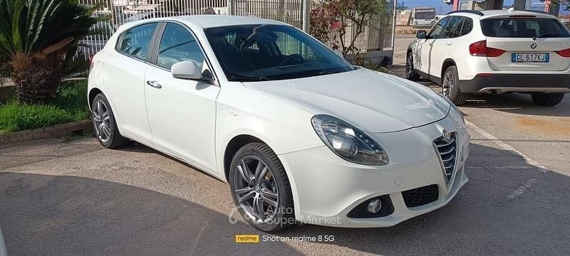 Usata Alfa Romeo Giulietta Distinctive 120 CV (88 kW) 2016 Bianco Berlina