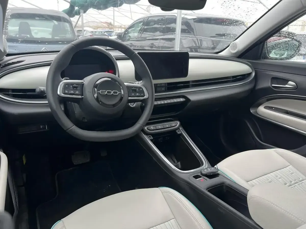Usata Fiat 600 La Prima 100 CV (73 kW) 2025 Rosso SUV