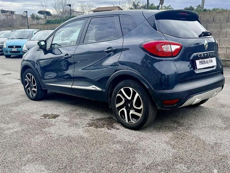Usata Renault Captur 90 CV (66 kW) 2013 Grigio SUV