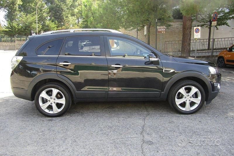 Usata Chevrolet Captiva LTZ 184 CV (135 kW) 2011 Nero SUV
