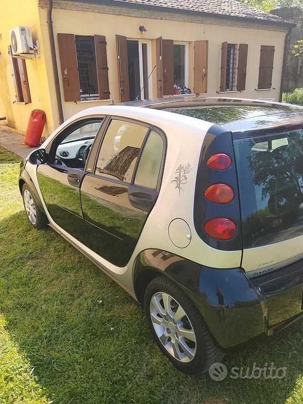 Usata Smart ForFour Passion 74 CV (54 kW) 2006 Nero Utilitaria
