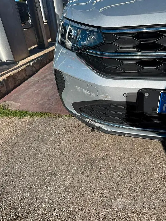 Usata VW Taigo 95 CV (69 kW) 2023 Grigio SUV