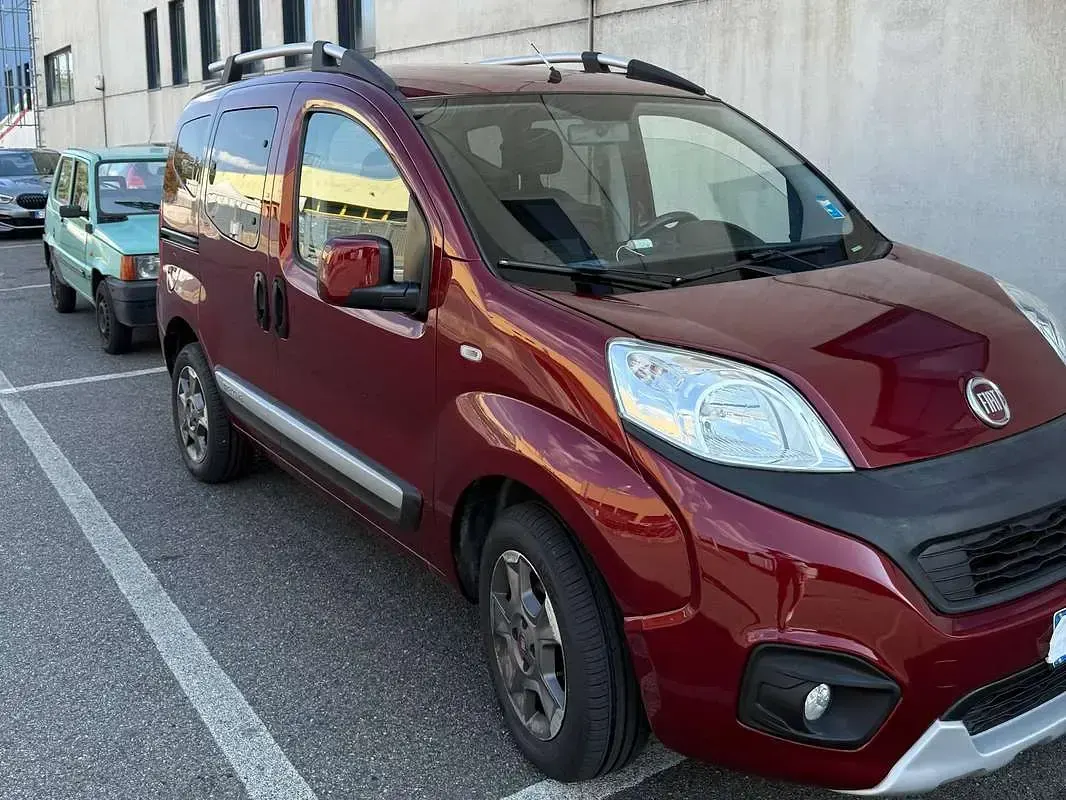 Usata Fiat Qubo Trekking 80 CV (58 kW) 2019 Rosso Monovolume