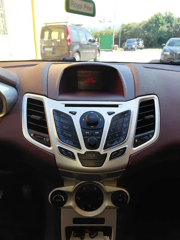 Usata Ford Fiesta 75 CV (55 kW) 2002 Utilitaria