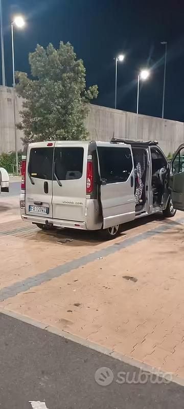 Usata Opel Vivaro 120 CV (88 kW) 2012 Monovolume