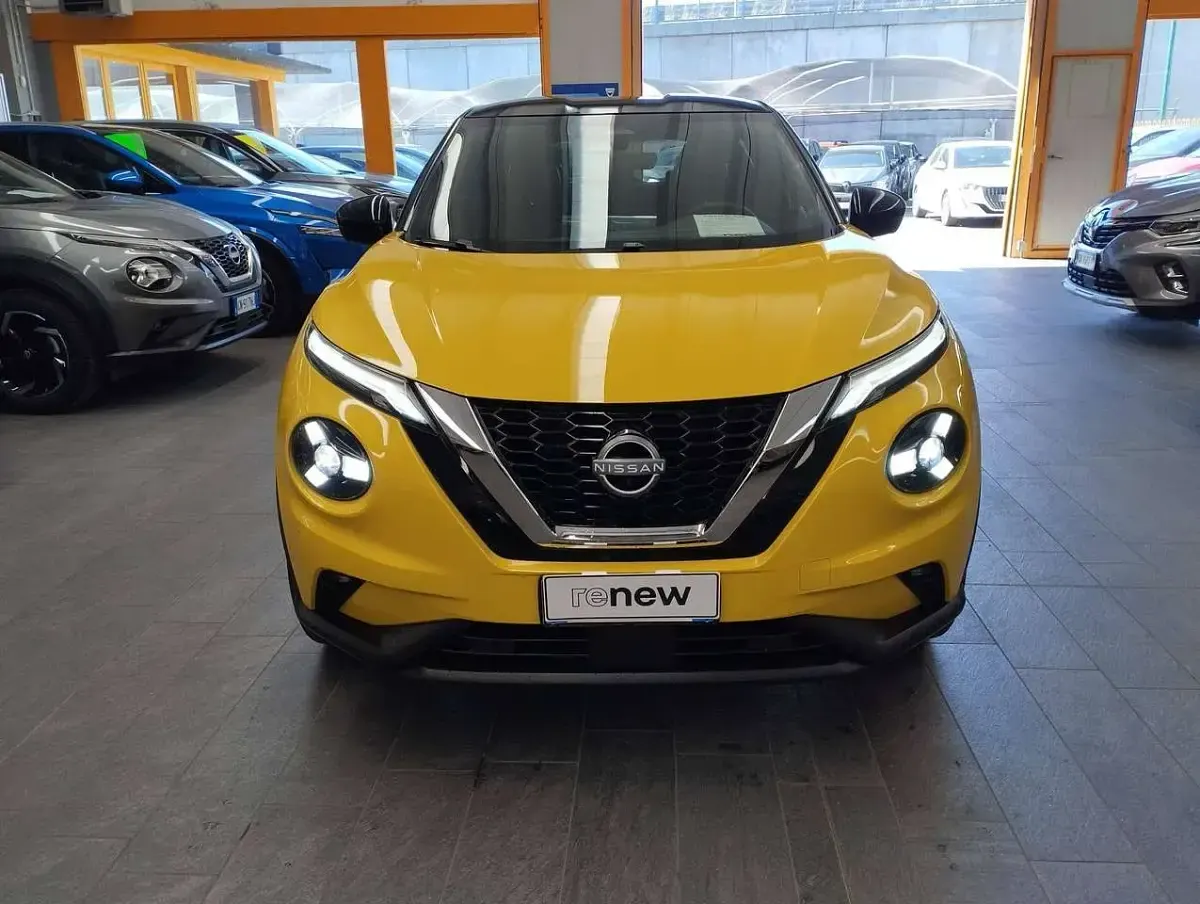 Usata Nissan Juke Tekna 114 CV (83 kW) 2024 Giallo metallizzato/tetto nero SUV