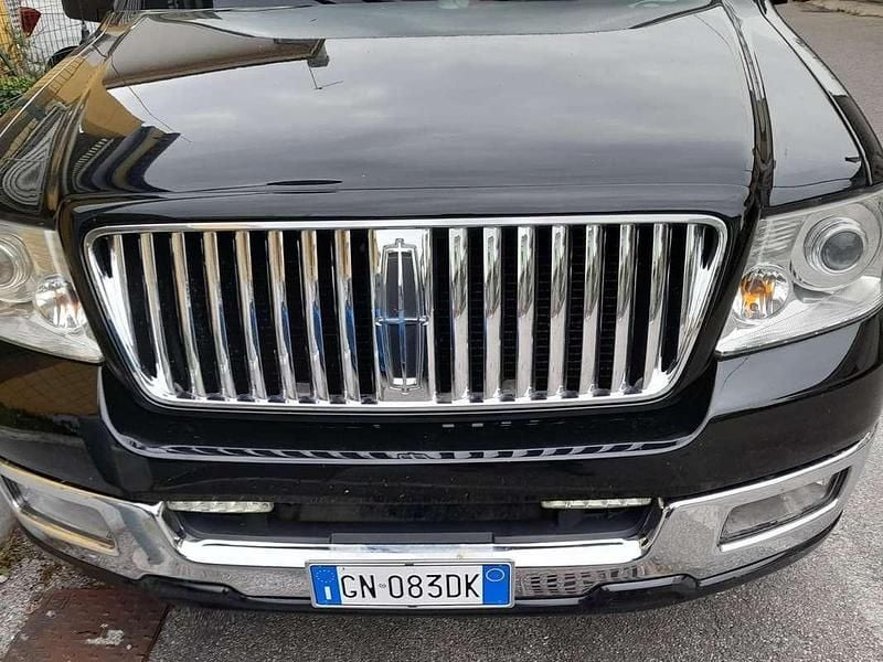 Nero Usata 2006 Lincoln Continental SUV | 28.500 € - Immagine 1/4