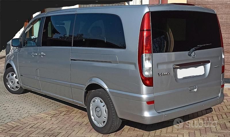 Usata Mercedes Viano 2010 Grigio Monovolume