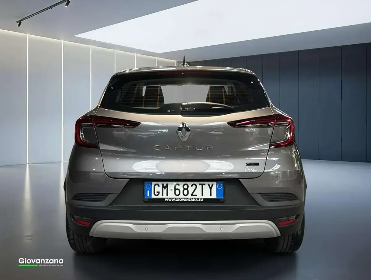 Usata Renault Captur Equilibre 143 CV (105 kW) 2023 Grigio SUV