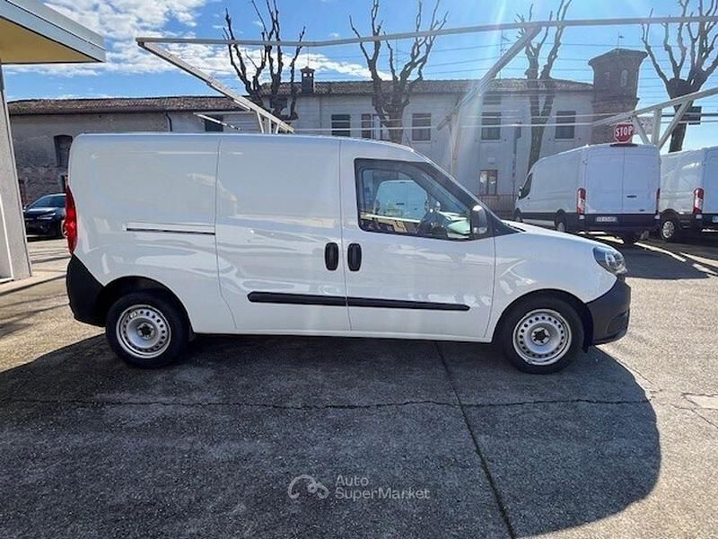 Usata Fiat Doblò Business 105 CV (77 kW) 2021 Bianco Monovolume