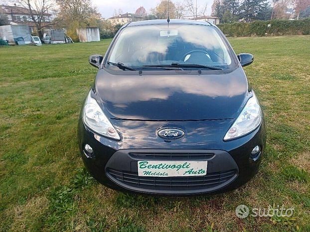 Usata Ford Ka Titanium 69 CV (50 kW) 2016 Nero Berlina