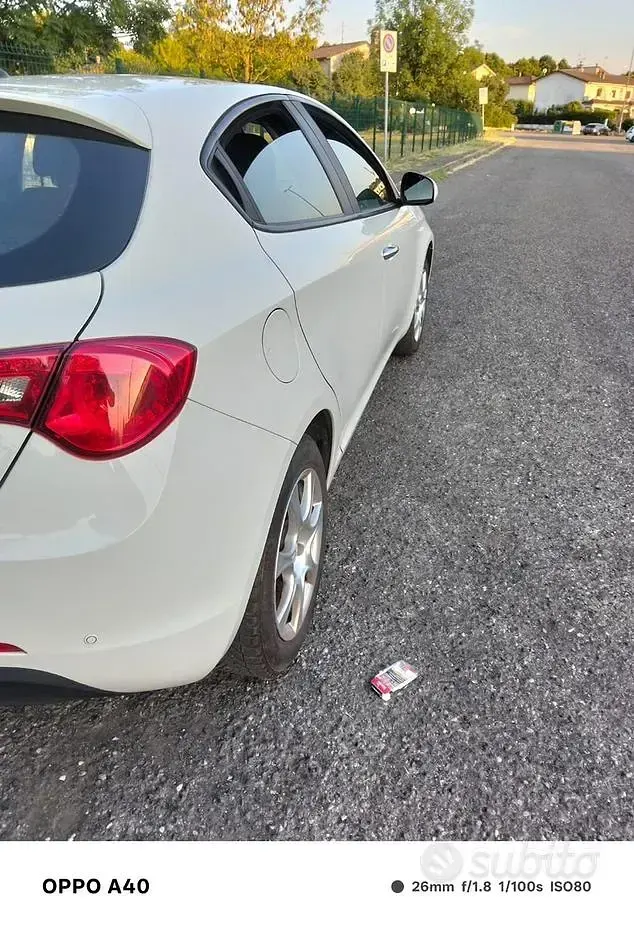 Usata Alfa Romeo Giulietta 105 CV (77 kW) 2012 Bianco Utilitaria