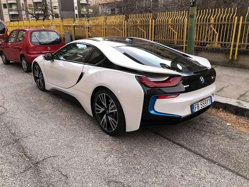 Usata BMW i8 231 CV (169 kW) 2015 Bianco Coupé