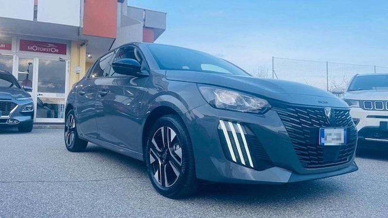 Usata Peugeot 208 Allure 110 CV (80 kW) 2025 Grigio Utilitaria