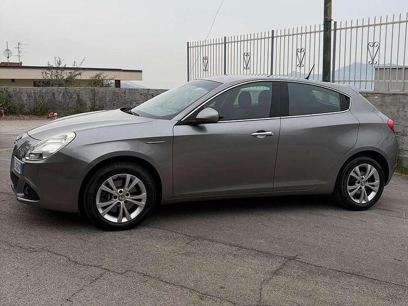 Usata Alfa Romeo Giulietta Exclusive 170 CV (125 kW) 2012 Grigio Utilitaria