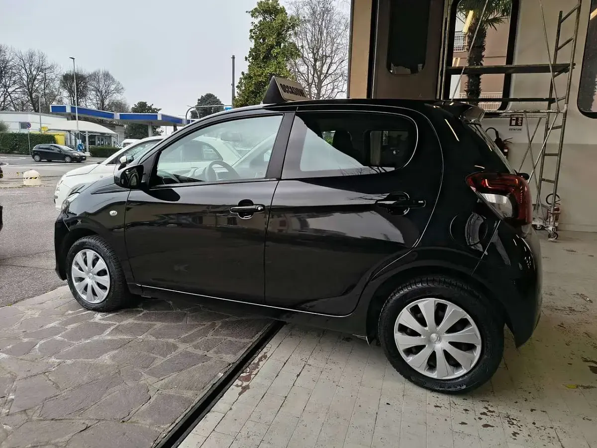 Usata Peugeot 108 Active 69 CV (50 kW) 2017 Nero Utilitaria
