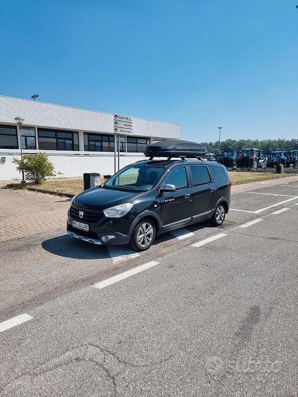 Usata Dacia Lodgy Stepway 107 CV (78 kW) 2015 Nero Monovolume