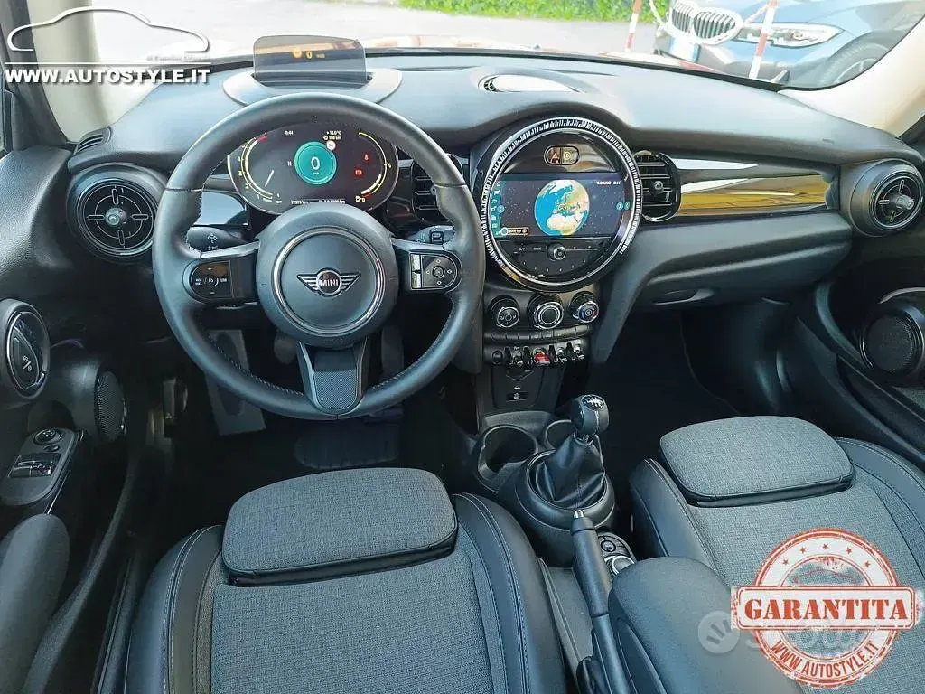 Usata Mini Cooper Classic 136 CV (100 kW) 2022 Rosso Utilitaria