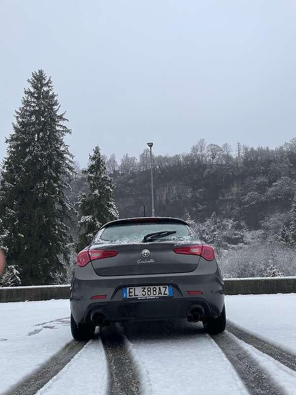 Usata Alfa Romeo Giulietta Progression 140 CV (102 kW) 2012 Utilitaria