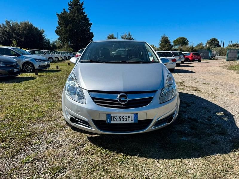 Grigio Usata 2008 Opel Corsa Tre volumi | 4650 € (Cara) - Immagine 1/4
