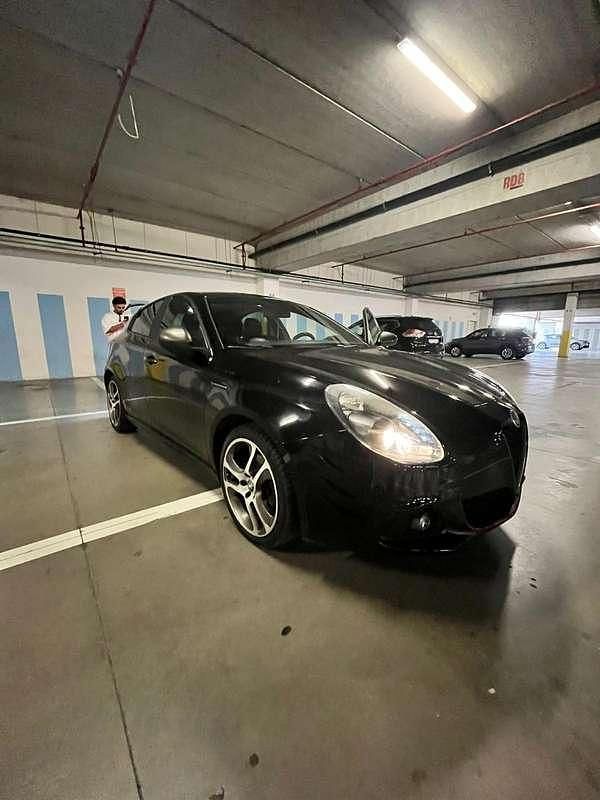 Usata Alfa Romeo Giulietta Super 175 CV (128 kW) 2017 Nero Utilitaria
