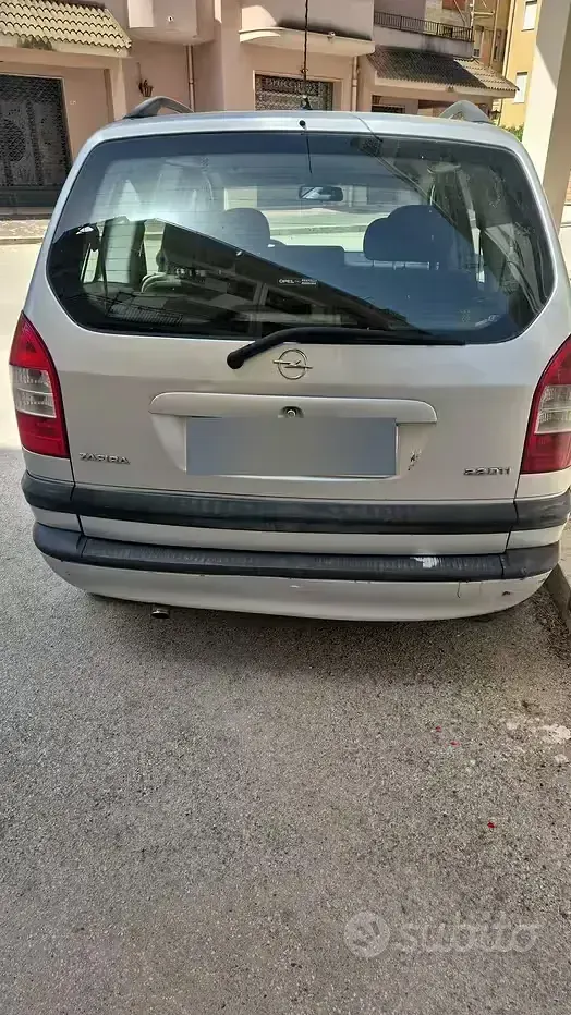 Usata Opel Zafira 125 CV (91 kW) 2003 Monovolume