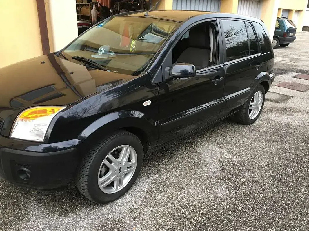 Usata Ford Fusion S 68 CV (50 kW) 2006 Utilitaria