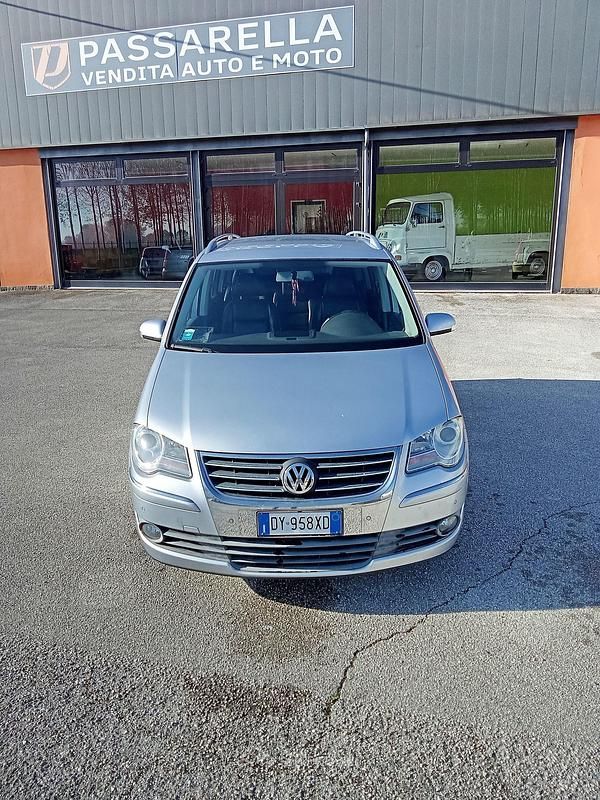 Usata VW Touran 109 CV (80 kW) 2009 Argento Monovolume
