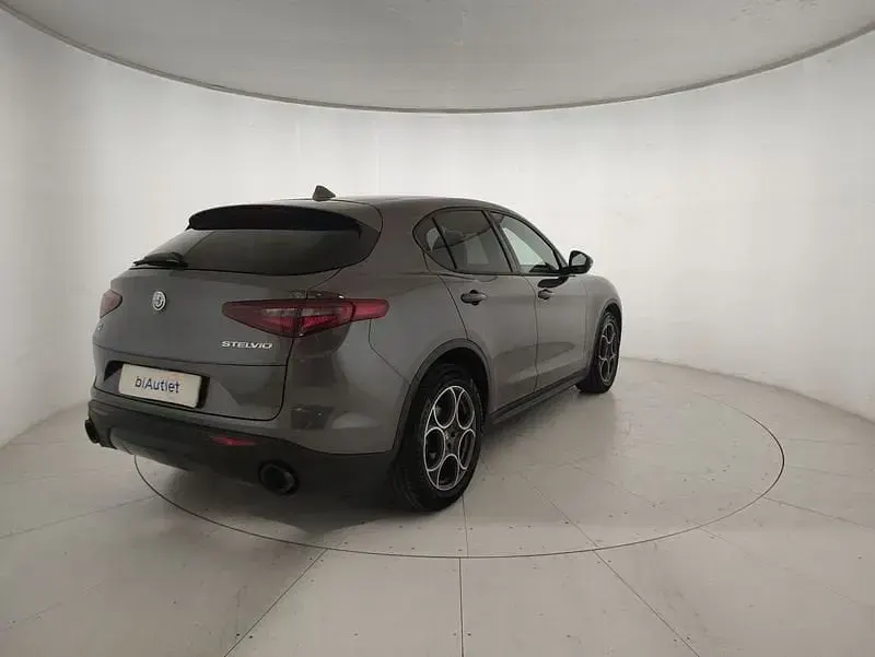 Usata Alfa Romeo Stelvio Executive 190 CV (139 kW) 2022 Grigio SUV