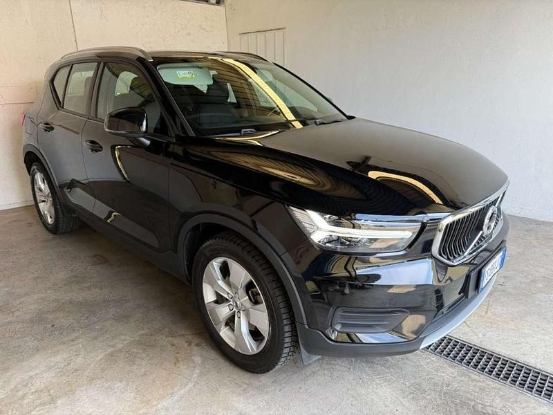 Usata Volvo XC40 Momentum 150 CV (110 kW) 2018 Nero SUV