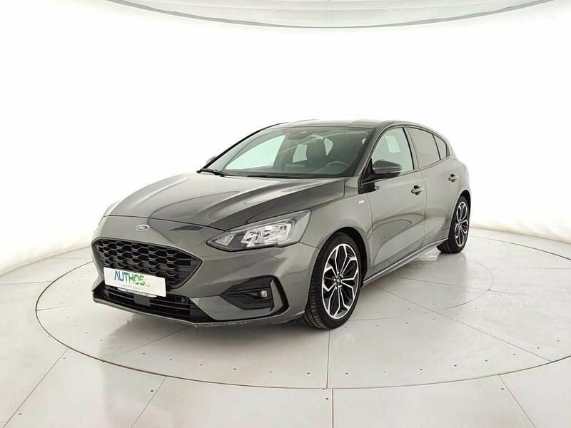 Grigio Usata 2022 Ford Focus ST-Line Tre volumi | 17.900 € (Buon prezzo) - Immagine 1/4