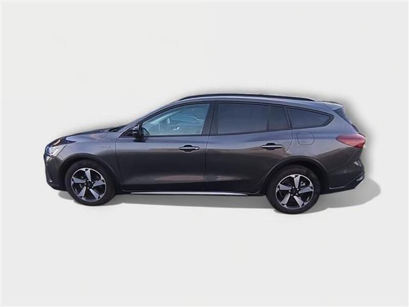 Usata Ford Focus Active 125 CV (91 kW) 2023 Grigio chiaro Station wagon