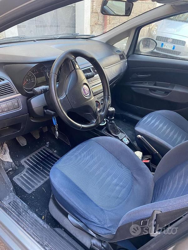 Usata Fiat Grande Punto 77 CV (56 kW) 2009 Utilitaria