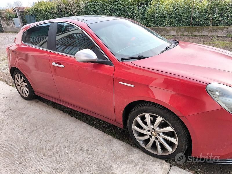 Usata Alfa Romeo Giulietta 170 CV (125 kW) 2010 Rosso Berlina