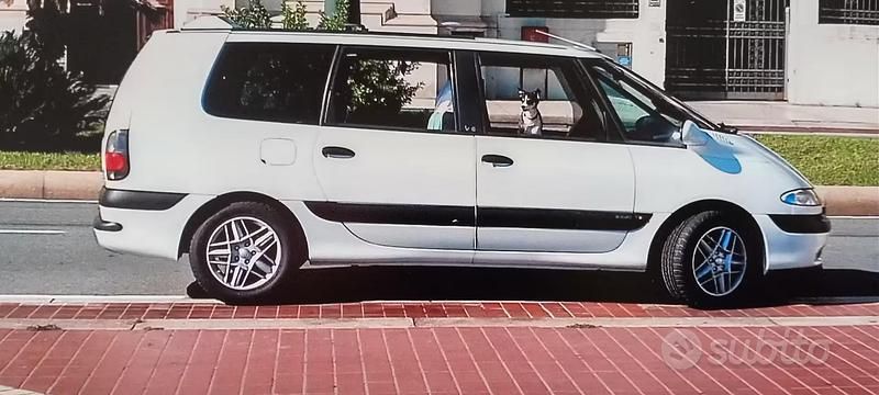 Usata Renault Grand Espace 130 CV (95 kW) 2001 Bianco Monovolume