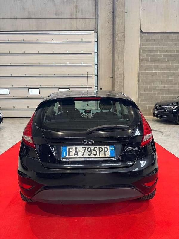 Usata Ford Fiesta 95 CV (69 kW) 2010 Nero Utilitaria
