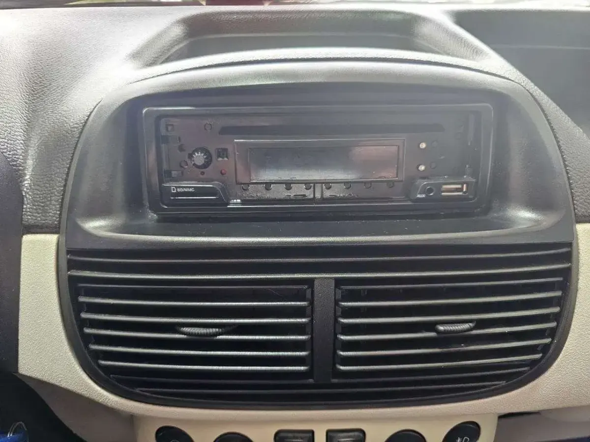 Usata Fiat Punto Active 69 CV (50 kW) 2004 Bianco Utilitaria