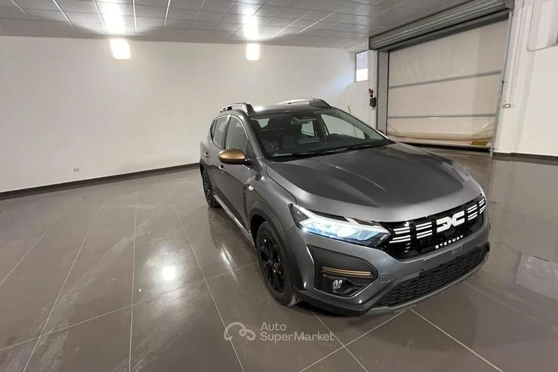 Nuova Dacia Sandero Extreme 101 CV (74 kW) 2025 Grigio scuro Berlina