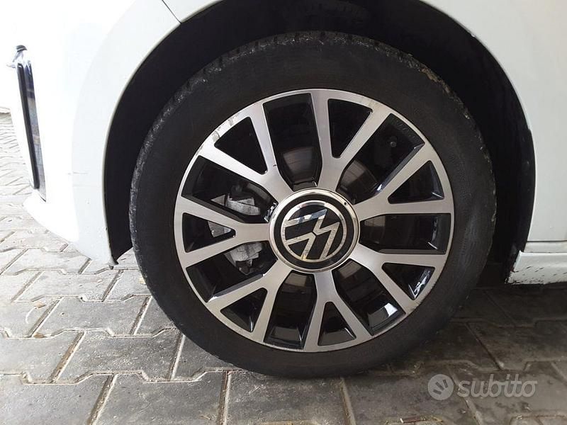 Usata VW e-up! 61 kW (83 CV) 2021 Bianco Utilitaria