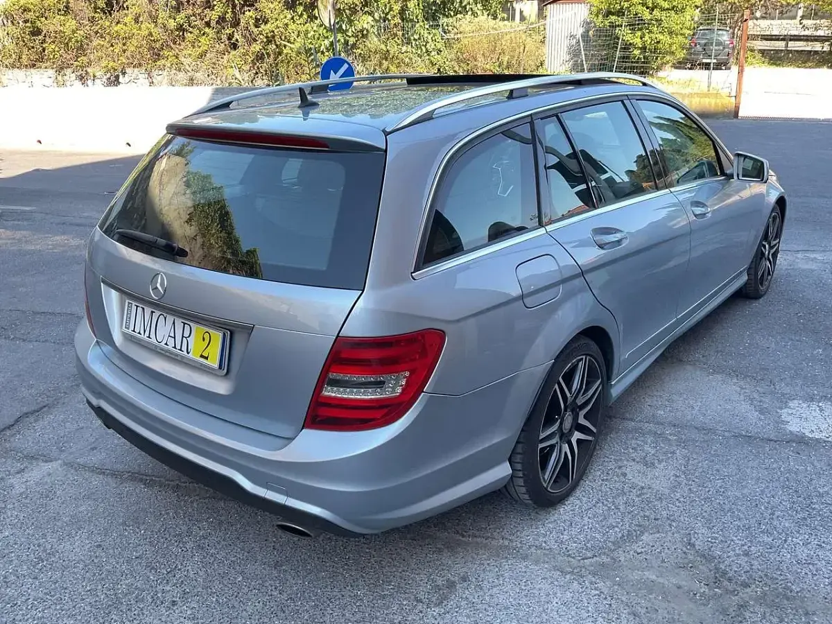 Usata Mercedes C350 258 CV (189 kW) 2013 Blu/azzurro Station wagon