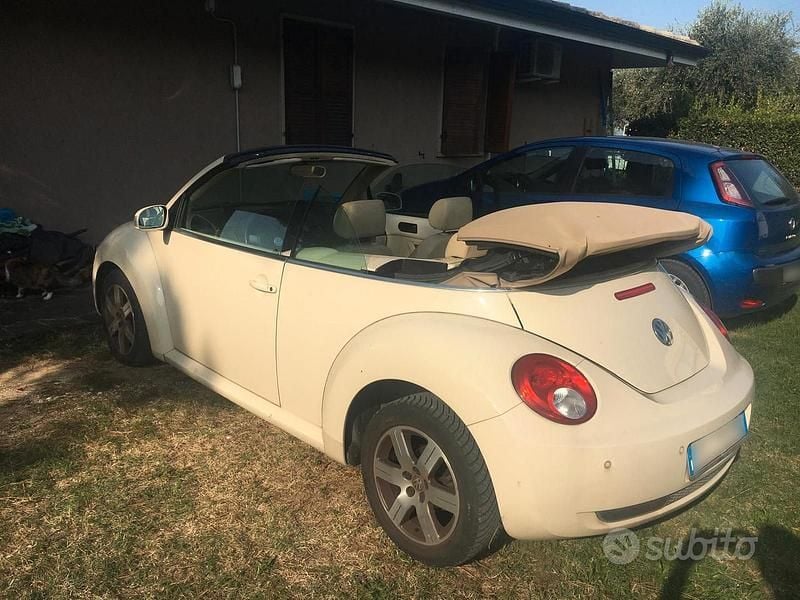 Usata VW New Beetle 105 CV (77 kW) 2010 Utilitaria