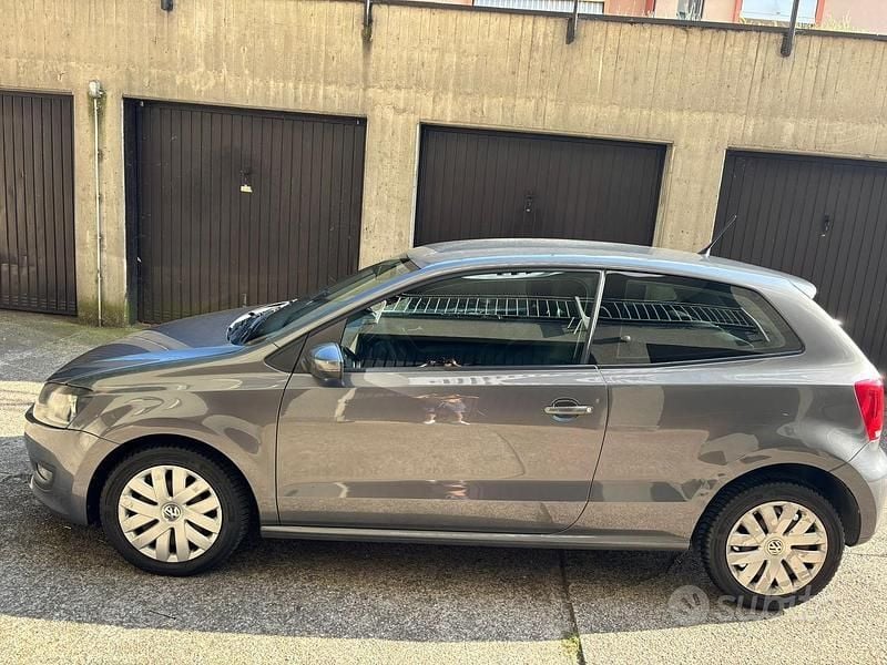Usata VW Polo 90 CV (66 kW) 2010 Grigio Berlina