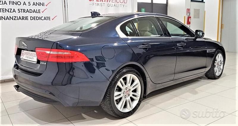 Usata Jaguar XE Prestige 180 CV (132 kW) 2019 Blu Berlina