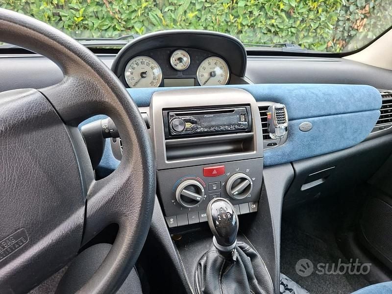 Usata Lancia Ypsilon 60 CV (44 kW) 2005 Giallo Utilitaria