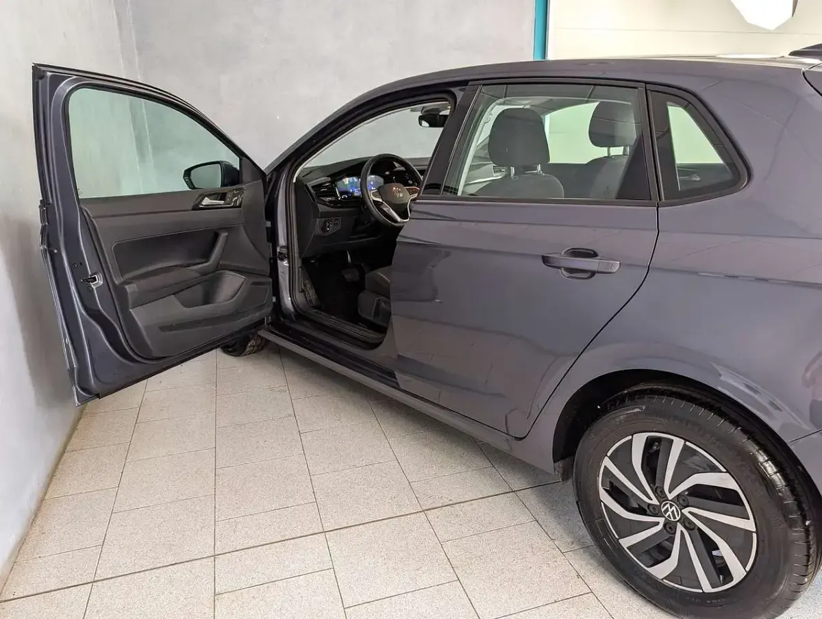 Usata VW Polo Life 95 CV (69 kW) 2025 Grigio Utilitaria