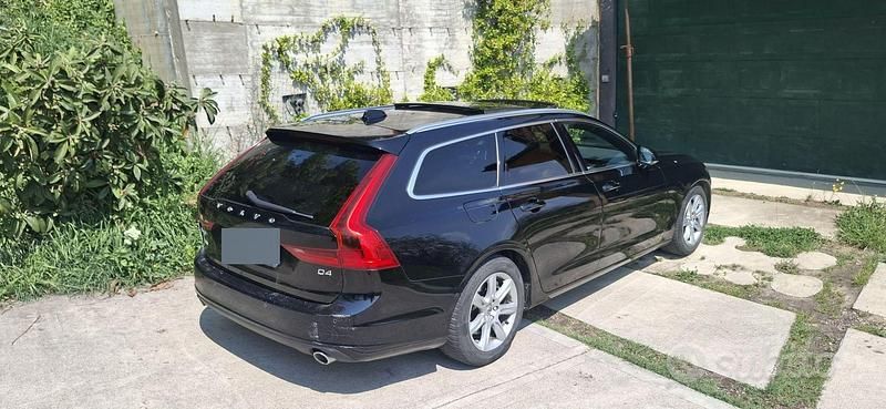 Usata Volvo V90 190 CV (139 kW) 2018 Nero Station wagon